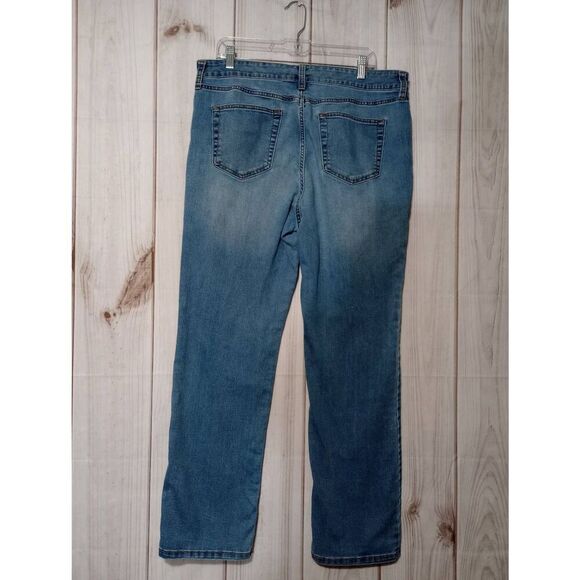 St Johns Bay Jeans Ladies 16 Straight Leg Light Wash - Picture 2 of 10